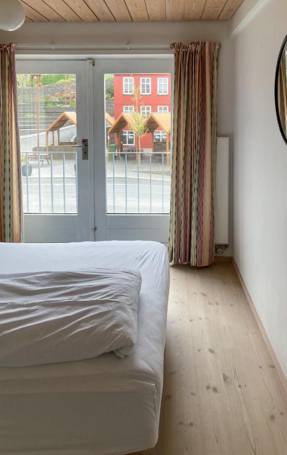 Guesthouse At The Boat Harbour Tórshavn Exterior foto