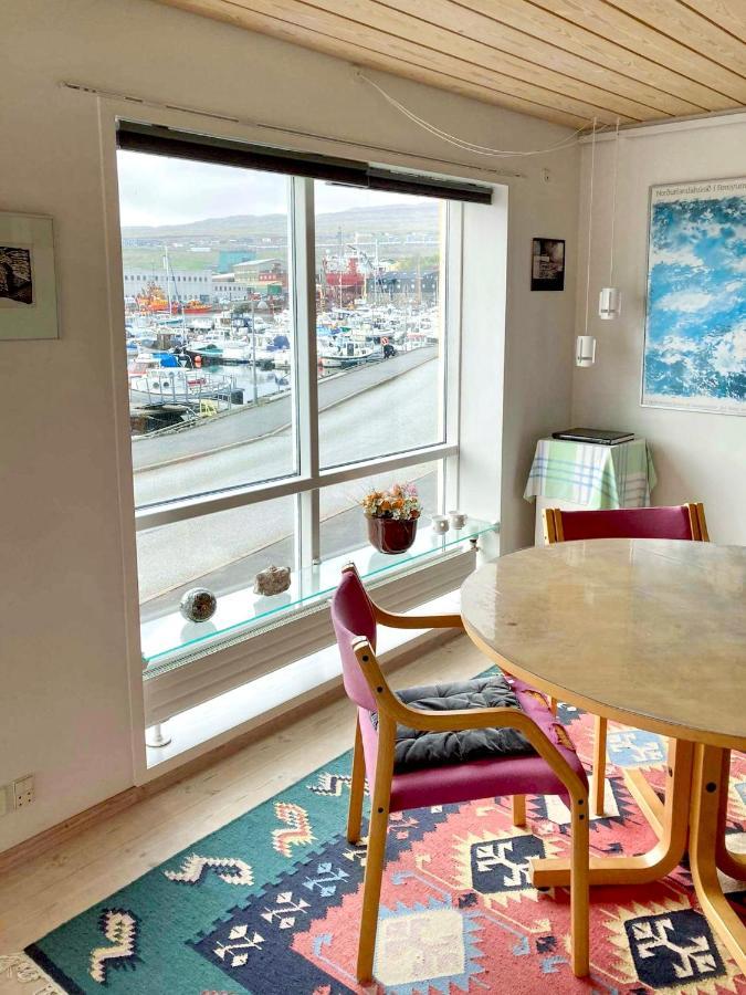 Guesthouse At The Boat Harbour Tórshavn Exterior foto